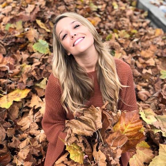 Meet your Posher, Beatrice - Picture 1 of 1